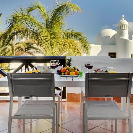 White Paradise Apartment *