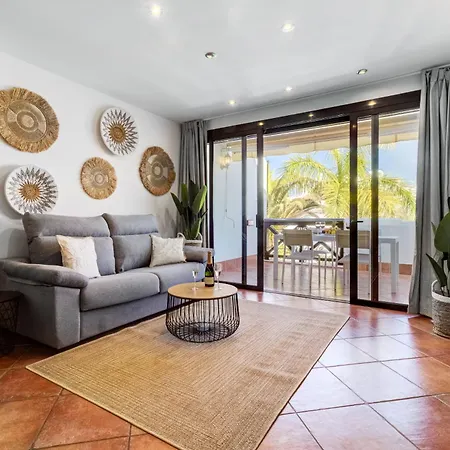 White Paradise * Costa Adeje (Tenerife)